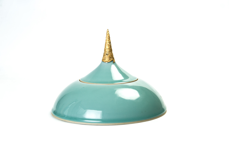 Longquan celadon work by Su Wei