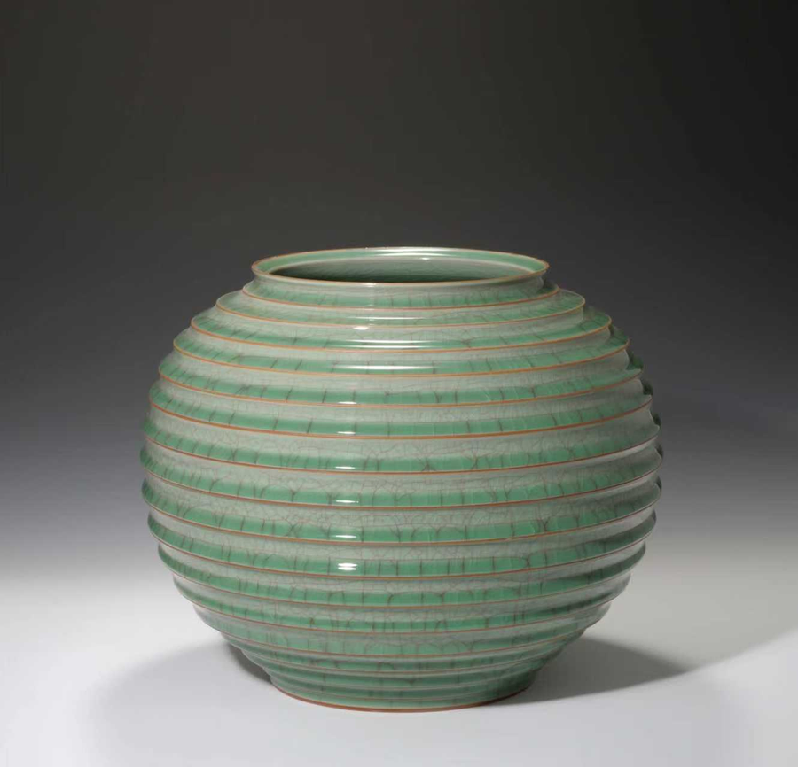 Longquan celadon work by Su Wei